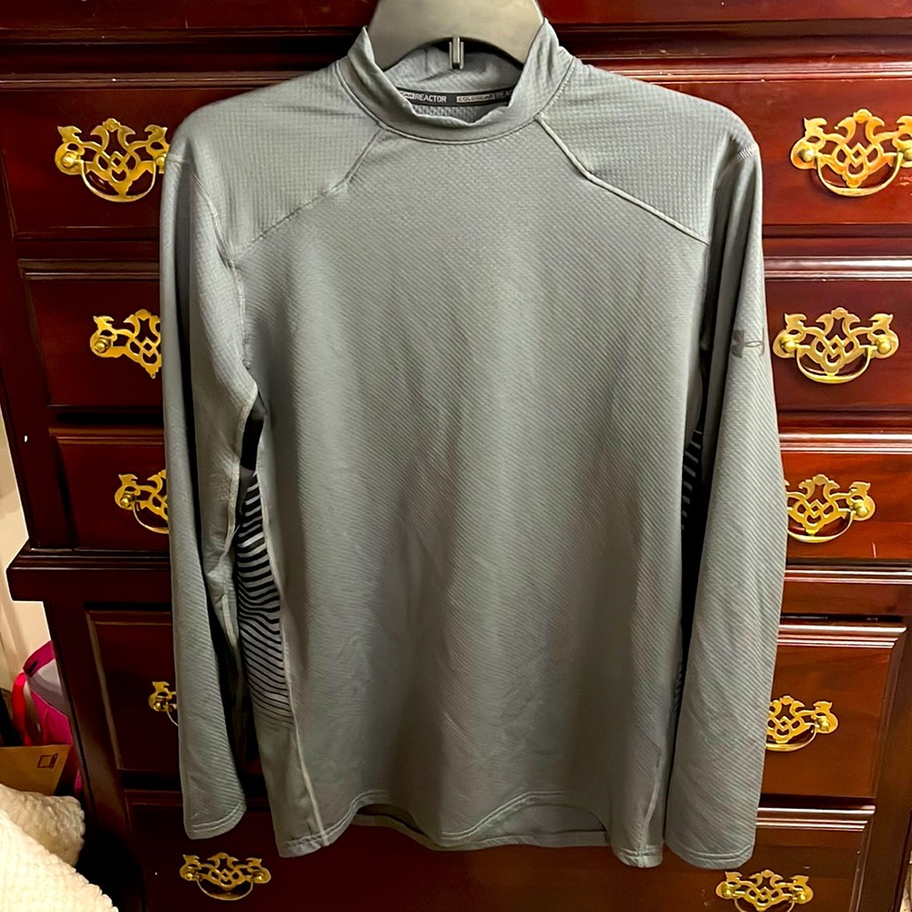 Under Armour men’s Coldgear fitted crew sz M